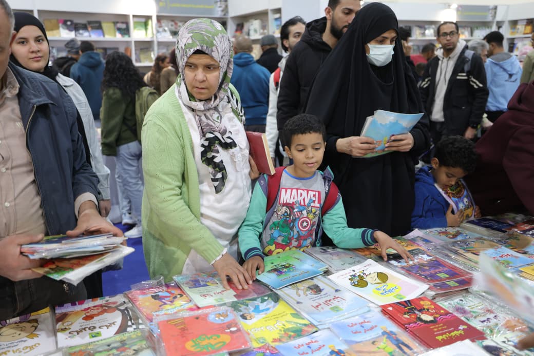 الهيئة المصرية العامة للكتاب تنفي شائعات غلق معرض القاهرة الدولي للكتاب غداً وتؤكد انتظام الزيارة والفعاليات الجمعة 30يناير